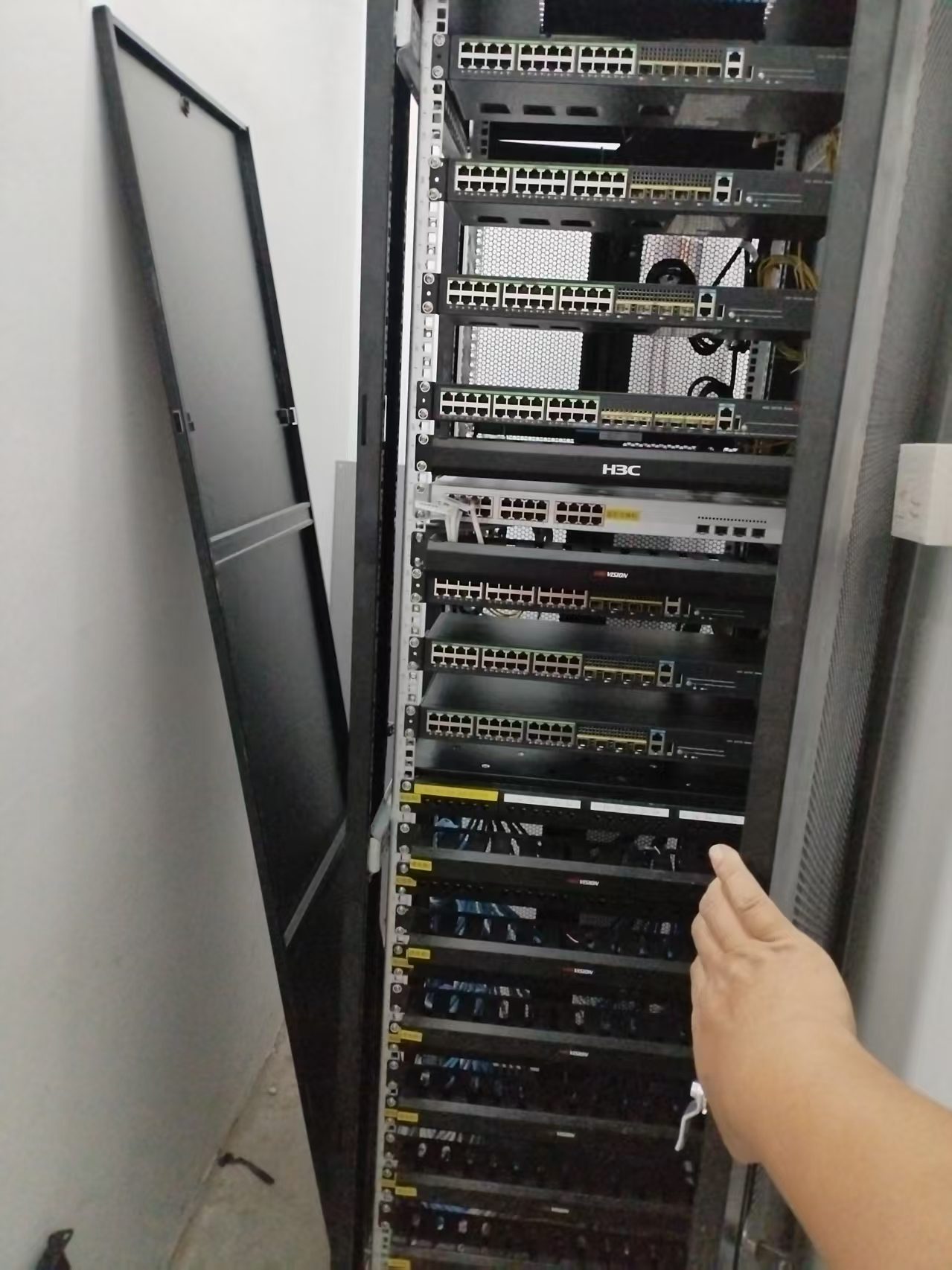 H3C 网络机柜